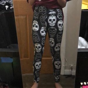 skull leggings